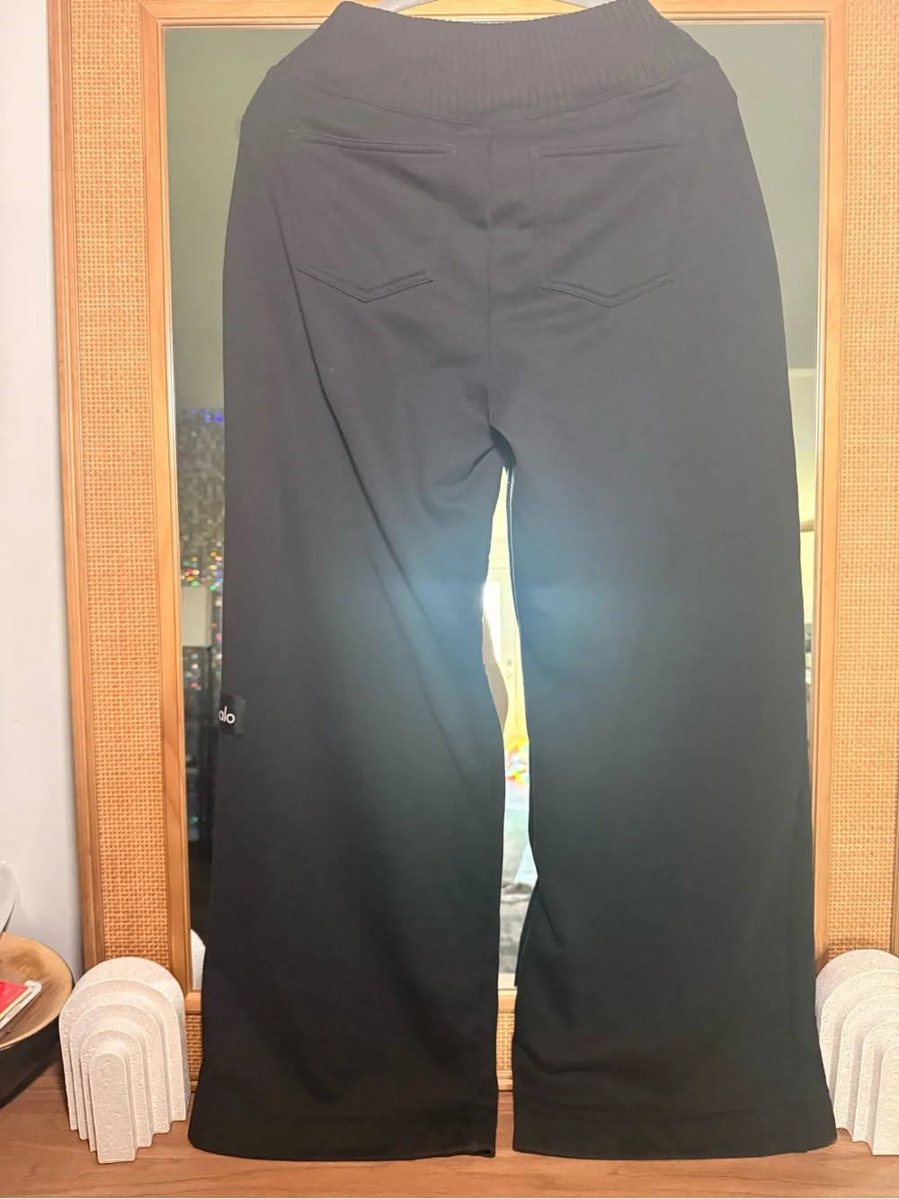 Alo Yoga Serenity Wide Leg Sweatpant Black